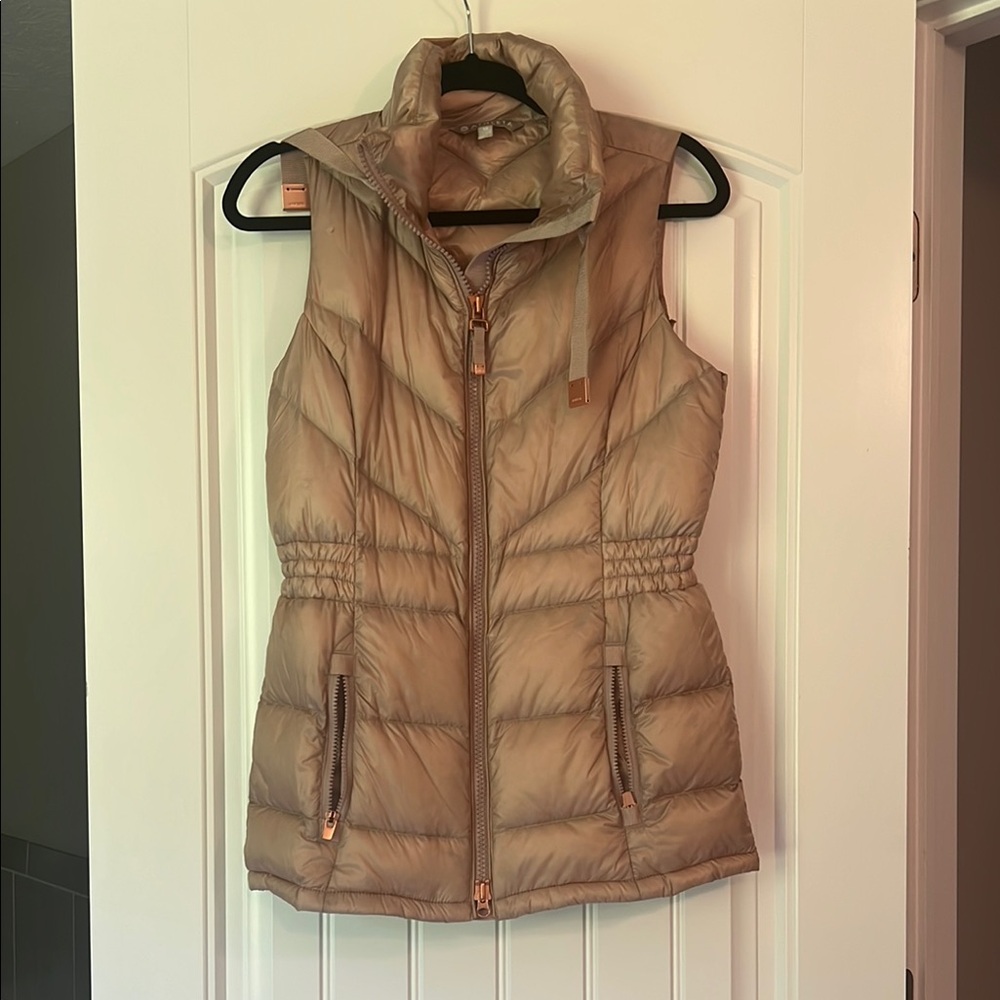 Athleta Blush Insulated Sleeveless Vest